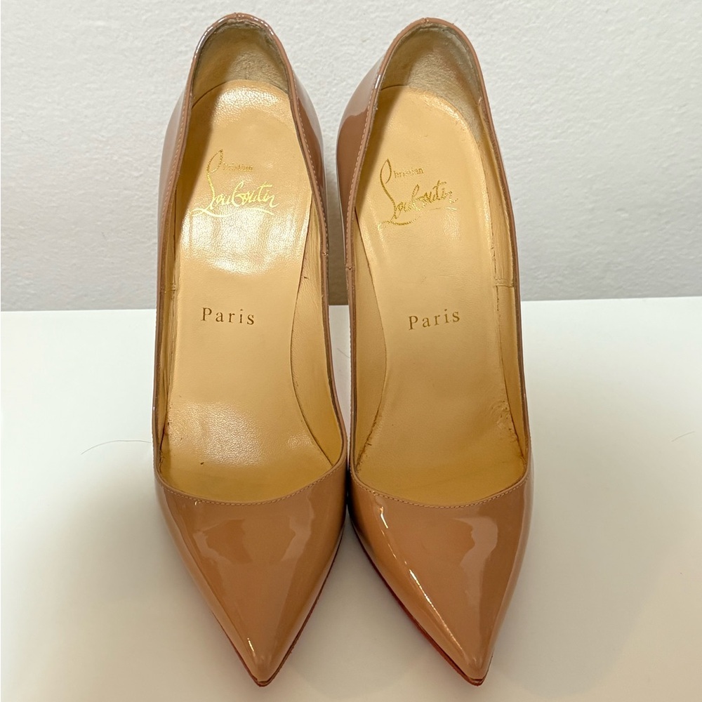 Christian Louboution so Kate 
Nude size 35